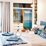 - Center, Walk To The Beach, Old Town, Oura Strip, Location البوفيرا
