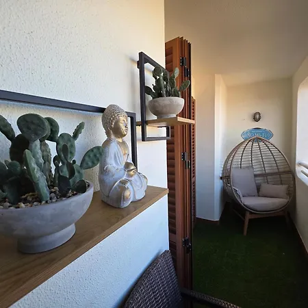 - Center, Walk To The Beach, Old Town, Oura Strip, Location شقة