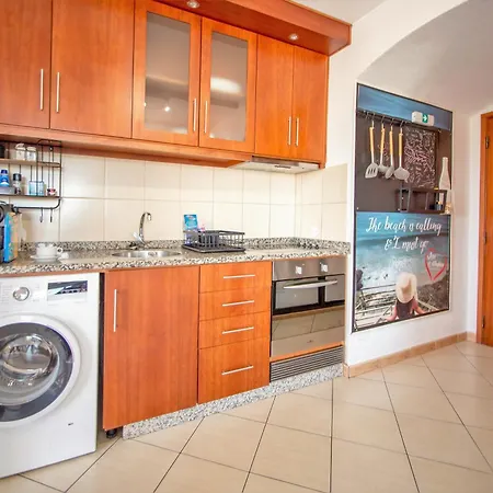 - Center, Walk To The Beach, Old Town, Oura Strip, Location *