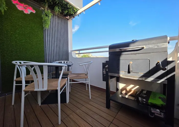 Apartamento - Center, Walk To The Beach, Old Town, Oura Strip, Location *