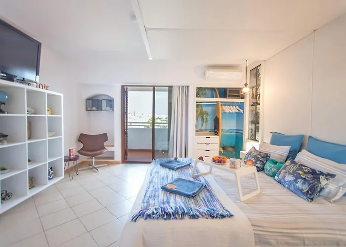 - Center, Walk To The Beach, Old Town, Oura Strip, Location Apartamento *