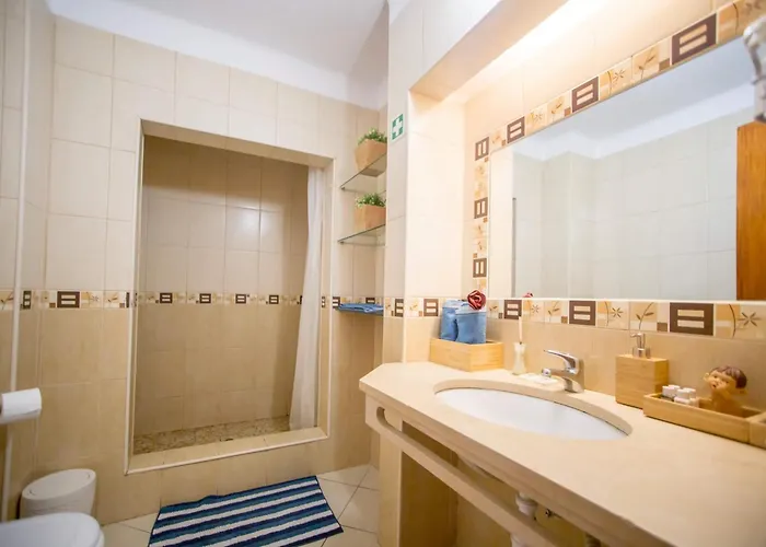 Apartamento - Center, Walk To The Beach, Old Town, Oura Strip, Location