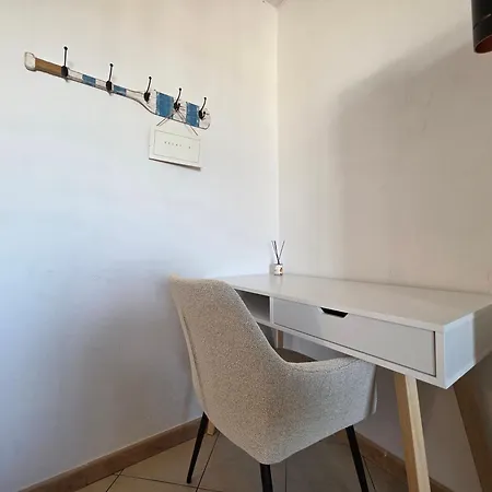 - Center, Walk To The Beach, Old Town, Oura Strip, Location