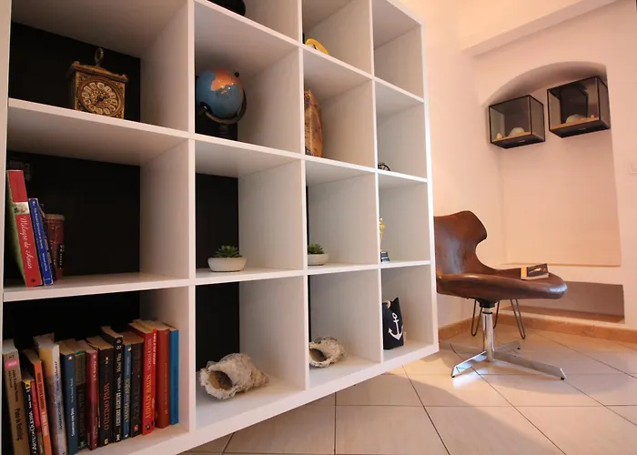 - Center, Walk To The Beach, Old Town, Oura Strip, Location