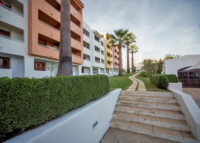 - Center, Walk To The Beach, Old Town, Oura Strip, Location Albufeira