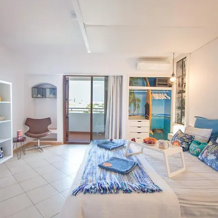 - Center, Walk To The Beach, Old Town, Oura Strip, Location Διαμέρισμα *